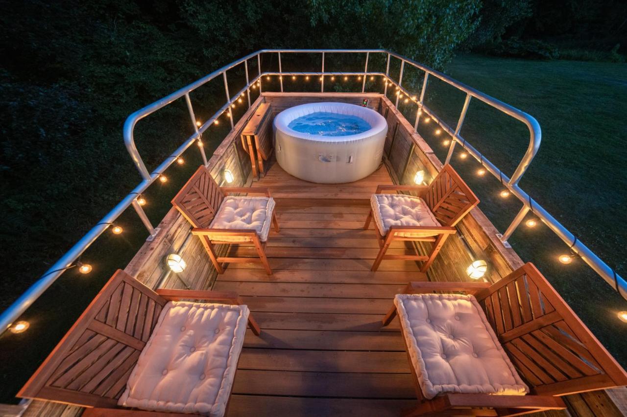 فندق Delightful 2 Bed Double Decker Bus With Hot Tub يوكفيلد المظهر الخارجي الصورة