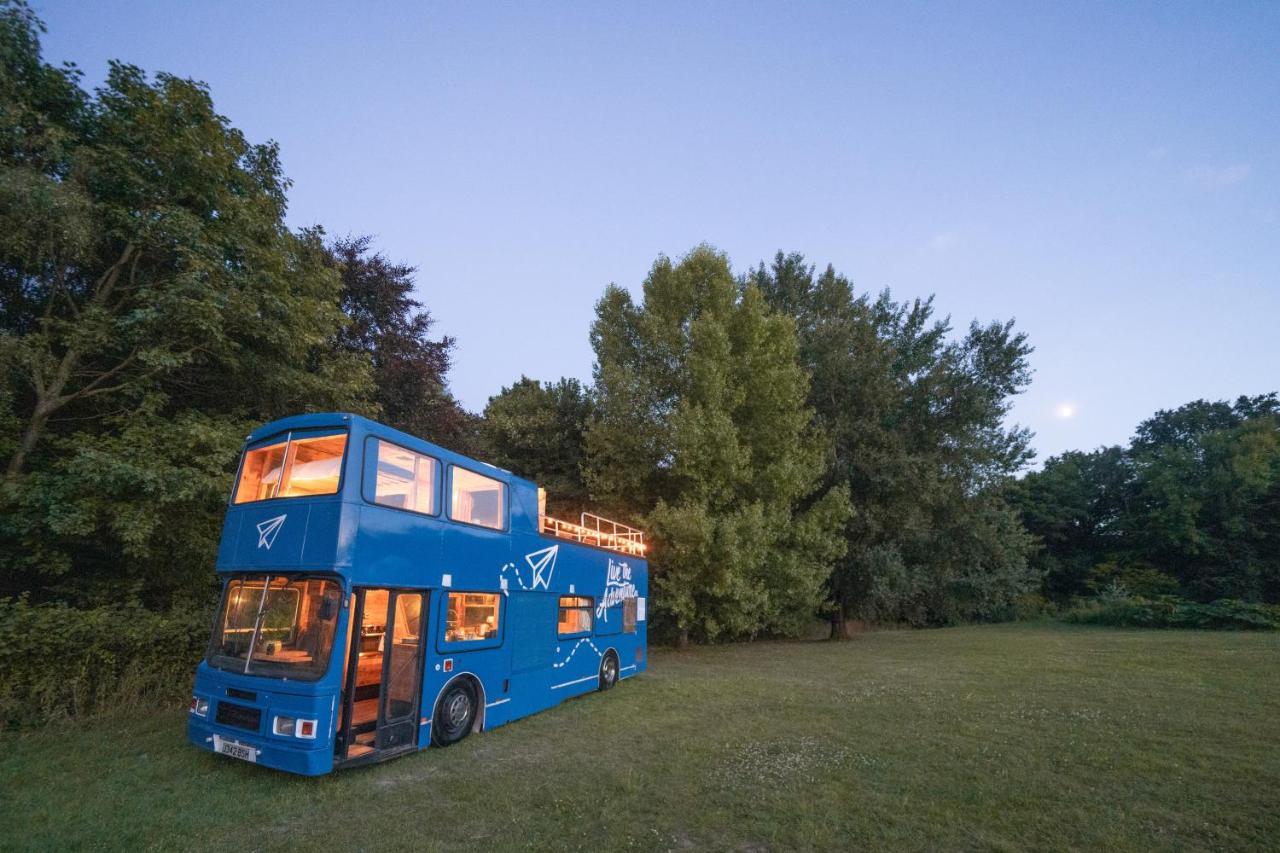فندق Delightful 2 Bed Double Decker Bus With Hot Tub يوكفيلد المظهر الخارجي الصورة
