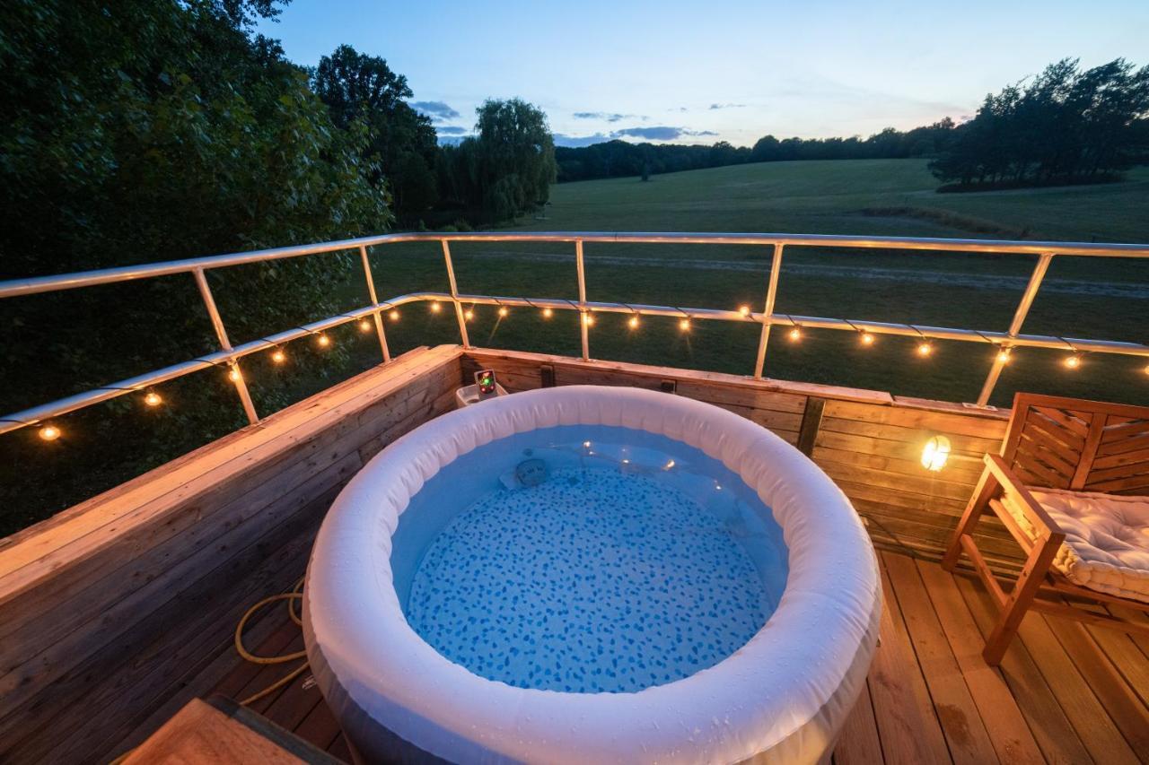 فندق Delightful 2 Bed Double Decker Bus With Hot Tub يوكفيلد المظهر الخارجي الصورة