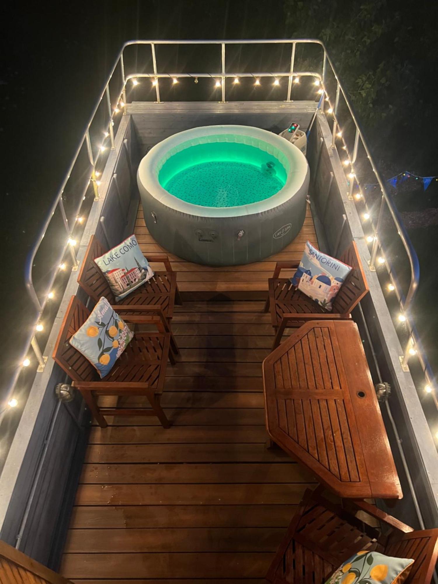 فندق Delightful 2 Bed Double Decker Bus With Hot Tub يوكفيلد المظهر الخارجي الصورة